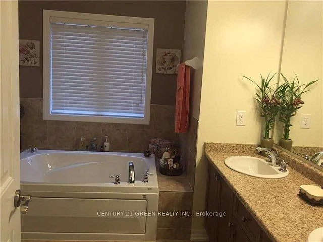 37 Aird Ct — Photo 24