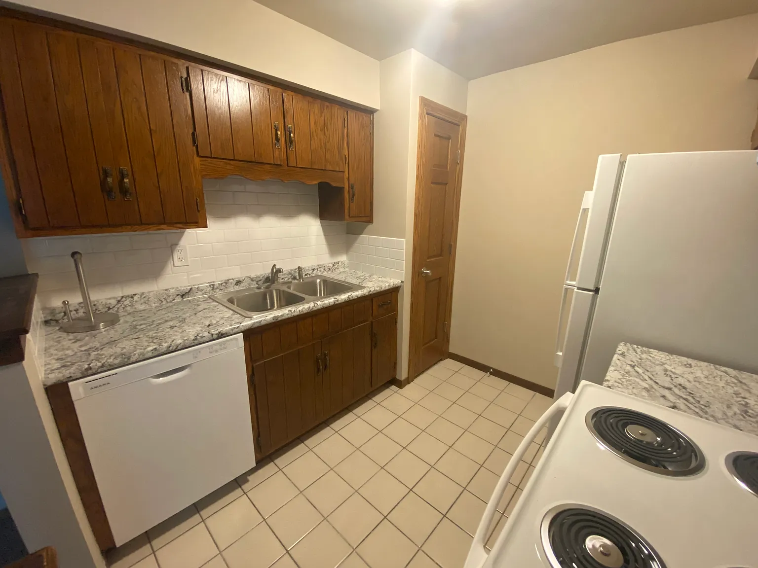 2 bed, 900 sqft, $1,850 — Photo 4