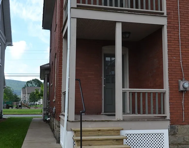 1144 Memorial Ave — Photo 21