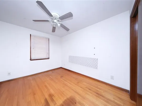 25 Lincoln Avenue image 15 of 26