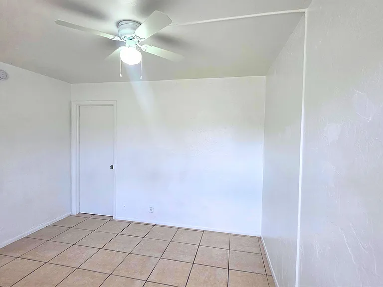 225 S B St #3 — Photo 4