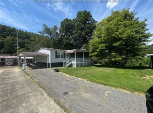 551 Youngs Bottom Rd, Elkview, WV 25071