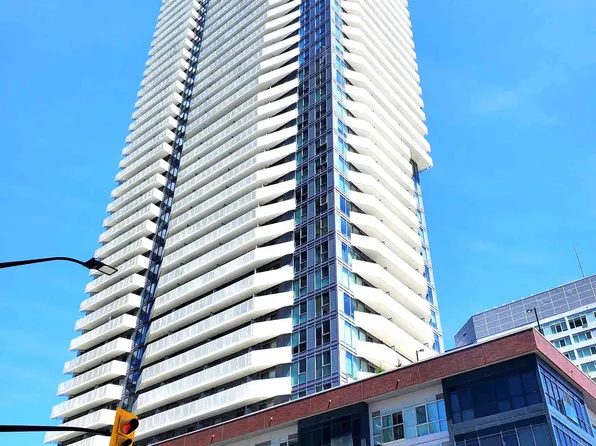 4065 Confederation Pkwy #3909, Mississauga, ON L5B 0L4
