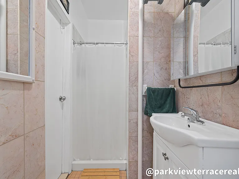 156 S 1st St #1 — Photo 6