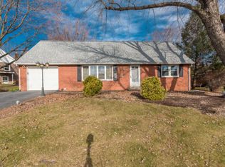 27 Walnut Dr, Brownstown, PA 17522