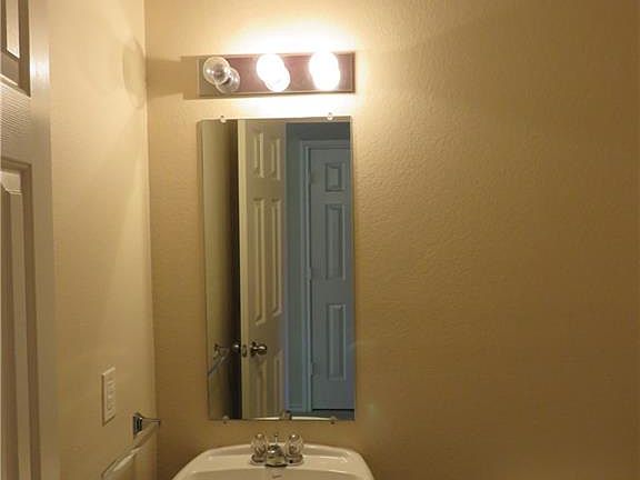 3rd image of 16608 Jasmine Springs Dr