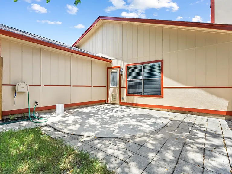 1514 Vista Hill St — Photo 22