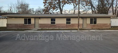 467 E Elm St Photo 1
