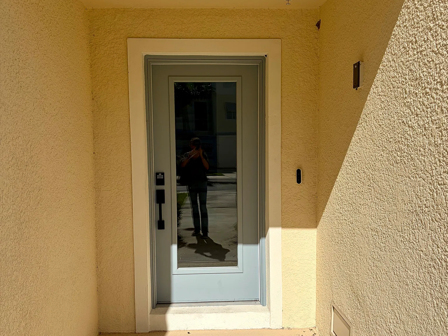 3 bed, 2.5 bath, 2136 sqft, $4,000 — Photo 1