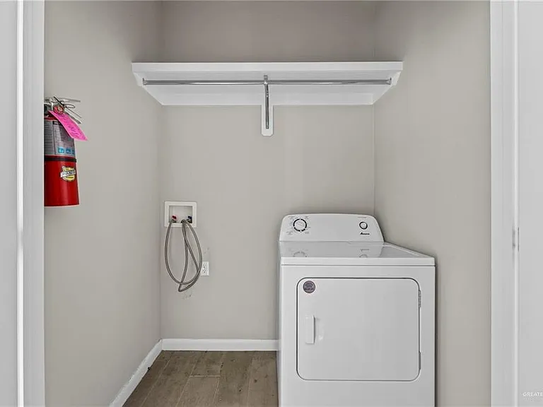 5700 Swallow Ave #4 — Photo 16