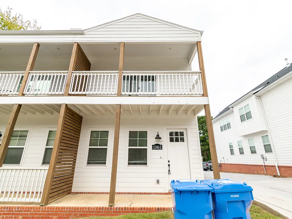 1246 W James St #2