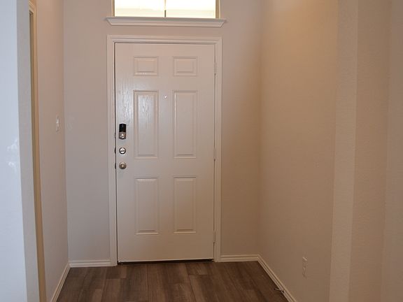 4th image of 2413 Elba Dr
