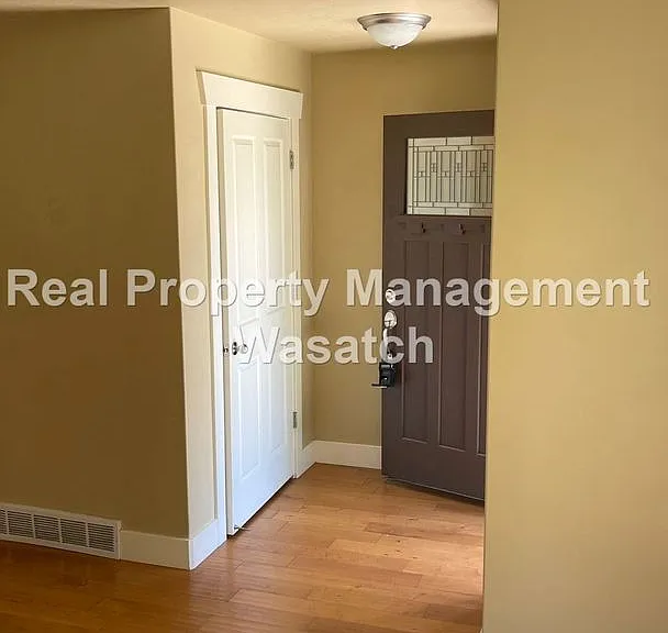 715 E Harrison Ave — Photo 12
