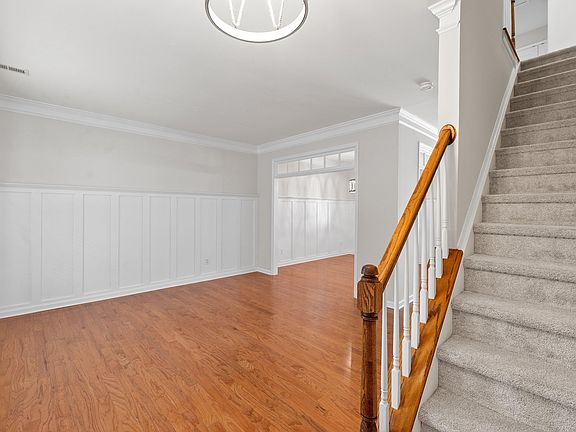 5th image of 10633 Edmundson Ave
