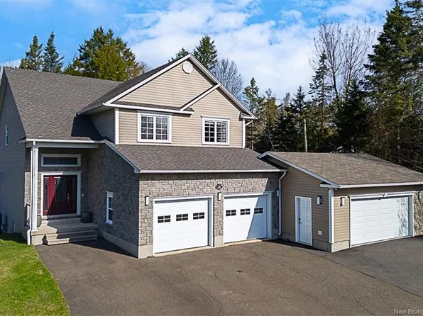 250 Mataya Dr, Saint Marys, NB E3A 0A6