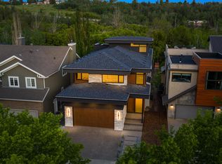 8807 99th Ave NW, Edmonton, AB T5H4N5