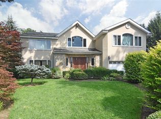 1 Green Acres Ln, White Plains, NY 10607
