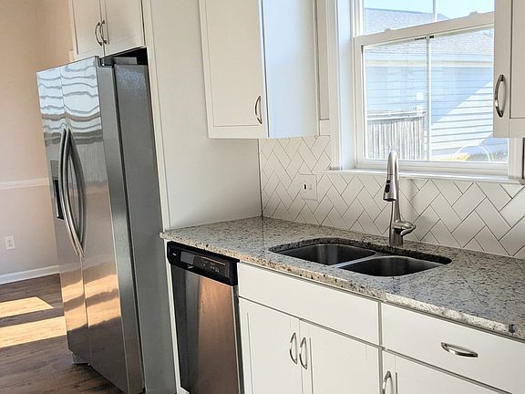 Granite countertops and stainless steel appliances