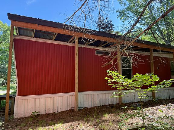 3rd image of 669 Linden Rd