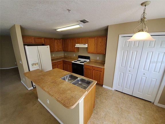 4th image of 13434 Southmeadow Dr #139