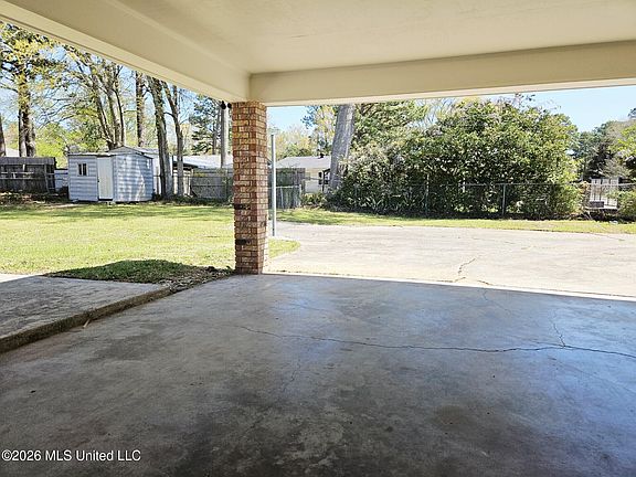 5th image of 1304 Carter Dr
