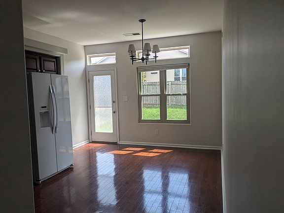 4th image of 348 Lucille Dr