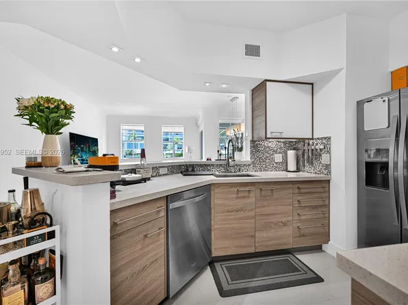 3245 NE 184th St, Aventura, FL