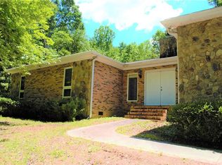 628 Holly Springs School Rd, Pickens, SC 29671