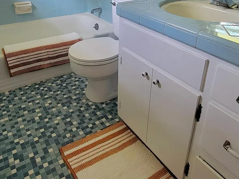 En suite bathroom