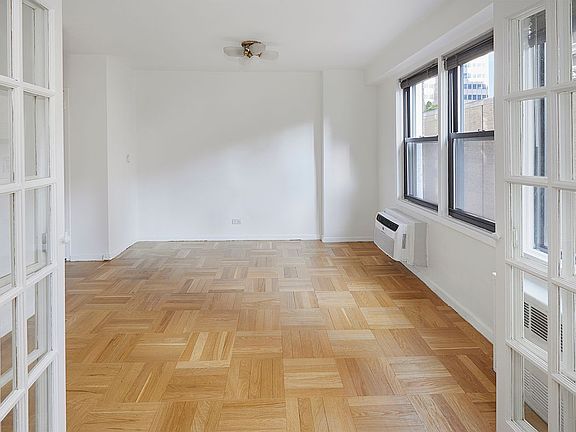 4th image of 220 E 54th St APT 8F