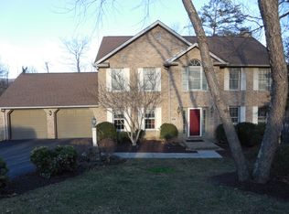 222 Macgregor Dr, Blue Ridge, VA 24064