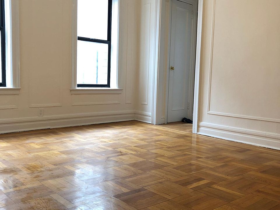 2nd image of 2632 Marion Ave