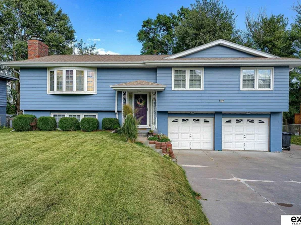 6417 N 68th St, Omaha, NE 68104