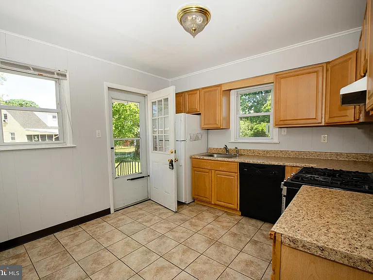 214 David Pl — Photo 6