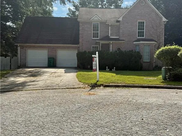 890 Kent Ct, Lithonia, GA 30058