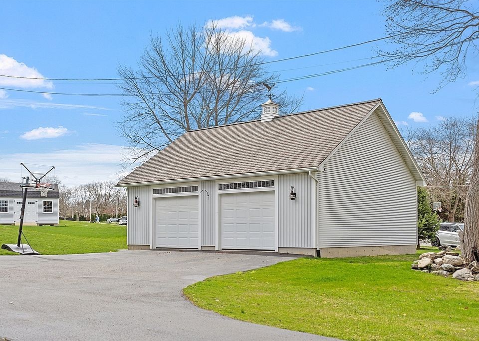 692 Rogers St, Tewksbury, MA 01876 Zillow