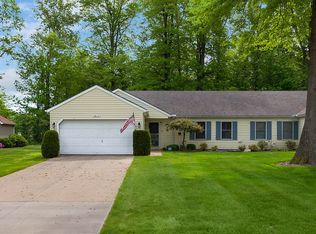 2013 Candlewood Dr, Avon, OH