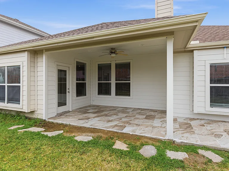 14710 Crystal Lake Dr — Photo 30