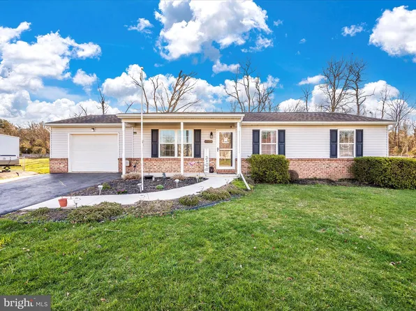 10541 Greenwich Dr, Williamsport, MD 21795