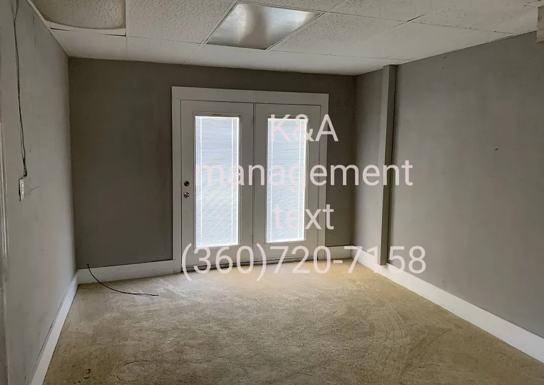 3600 N Franklin St — Photo 4