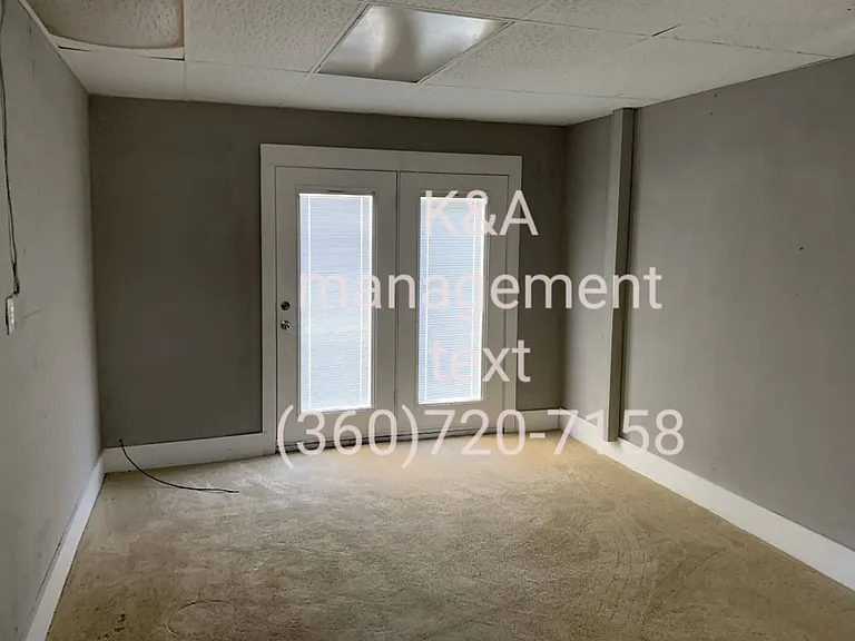 3600 N Franklin St — Photo 4