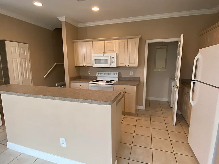 4053 Colleton Ct — Photo 8