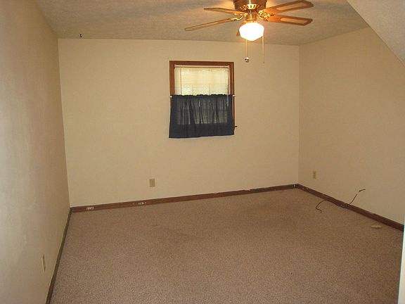 LOWER LEVEL BONUS ROOM