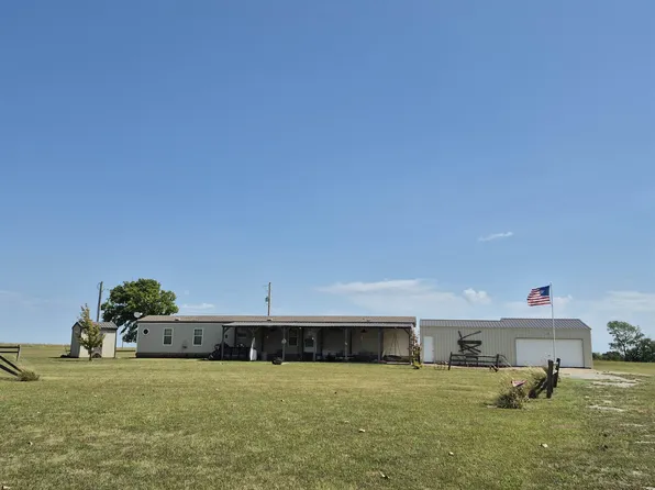 402 Eureka Lake Rd, Eureka, KS 67045