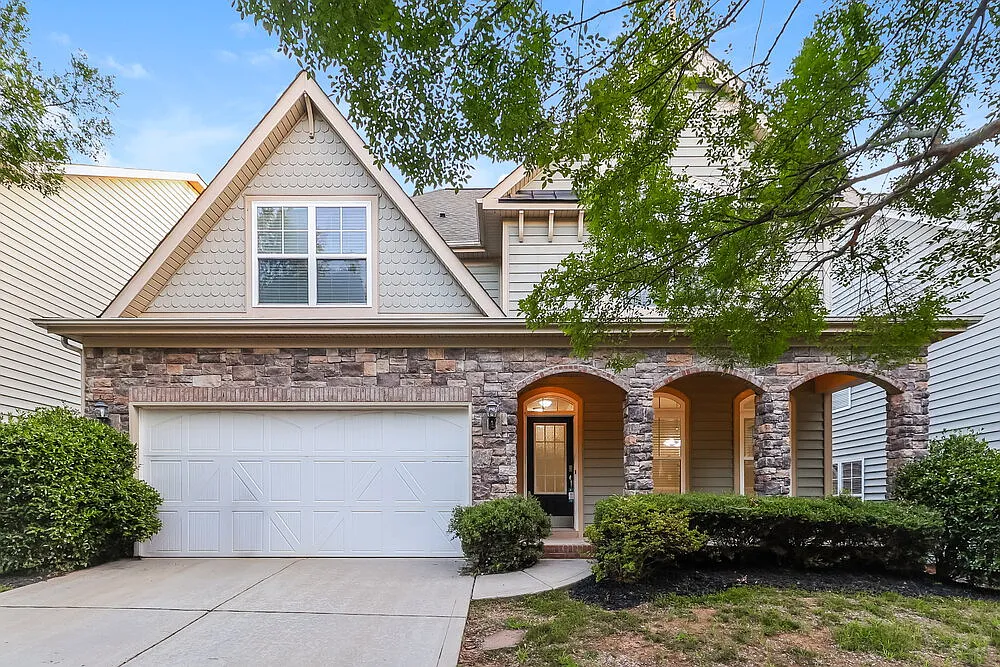 5 bed, 3.0 bath, 2988 sqft, $3,790 — Photo 1