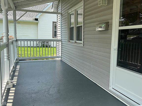 2nd image of 1298 Washington St