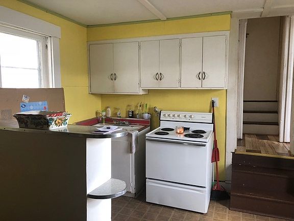 3rd image of 307 Beauty St