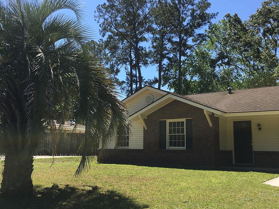 Belvedere front yard