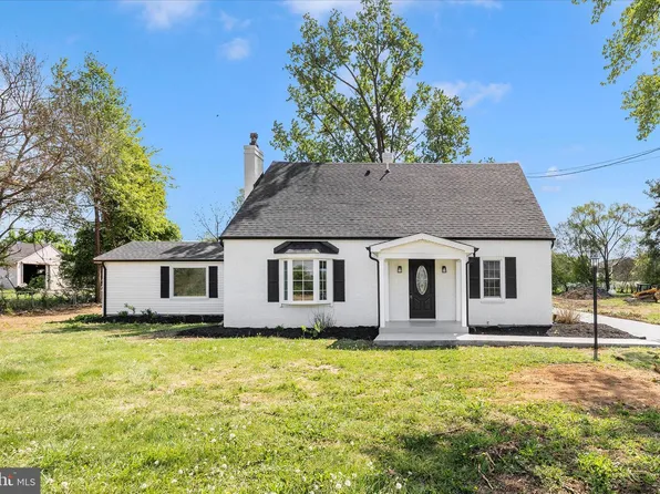 10167 Winchester Ave, Bunker Hill, WV 25413