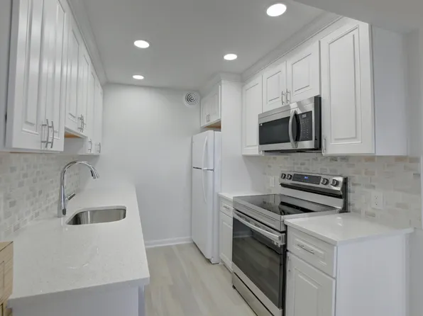 3060 Exeter Dr #D, Boca Raton, FL 33434